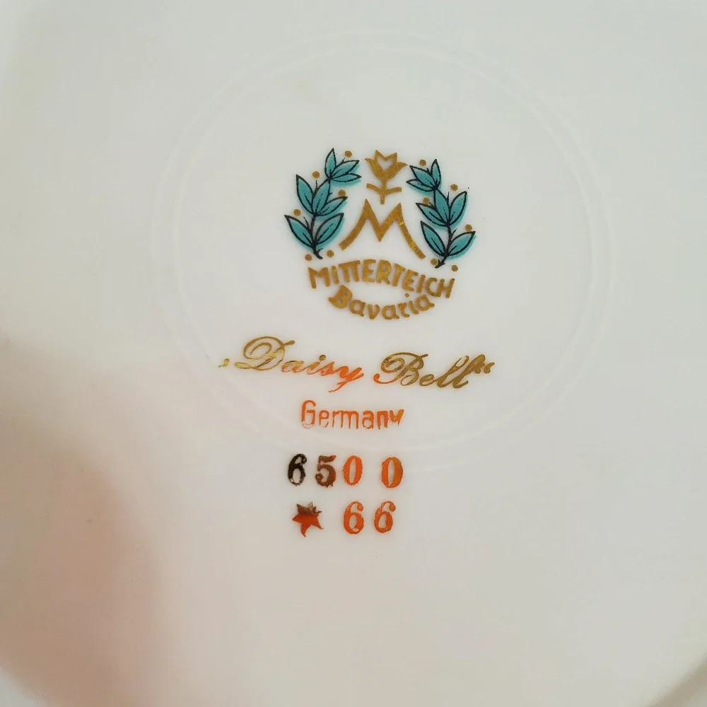 Mitterteich Bavaria Daisy Bell Salad Plate White Gold Trim Scalloped Edge Set 2